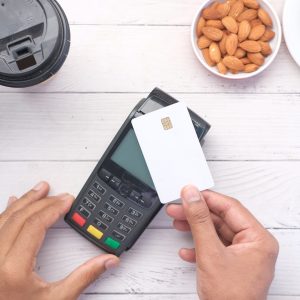 Traditional payment vs crypto payment